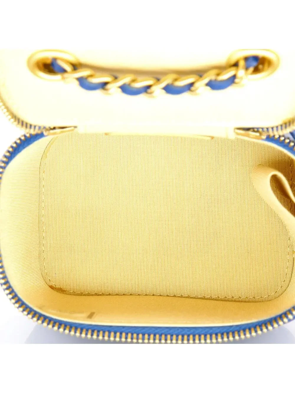 CHANEL elevate your